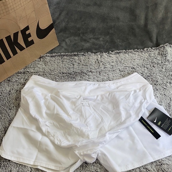 Nike Standard Fit Dry Short - Picture 4 of 4